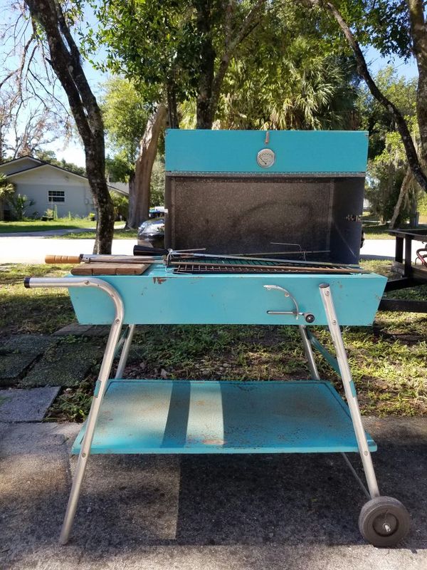 Vintage Structo wagon grill with rotisserie for Sale in Apopka, FL