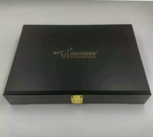 LONGHORN STEAKHOUSE LIMITED EDITION SET OF 4 BRANDED STEAK KNIVES IN