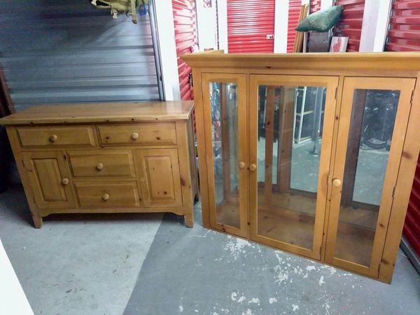 Broyhill 'Fontana' Pine Illuminated China Cabinet for Sale ...