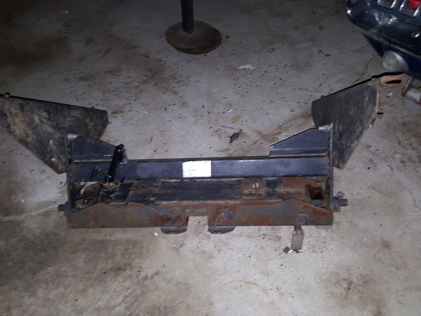 RBW INDUSTRIES 5TH WHEEL HITCH for Sale in Riverside, CA - OfferUp