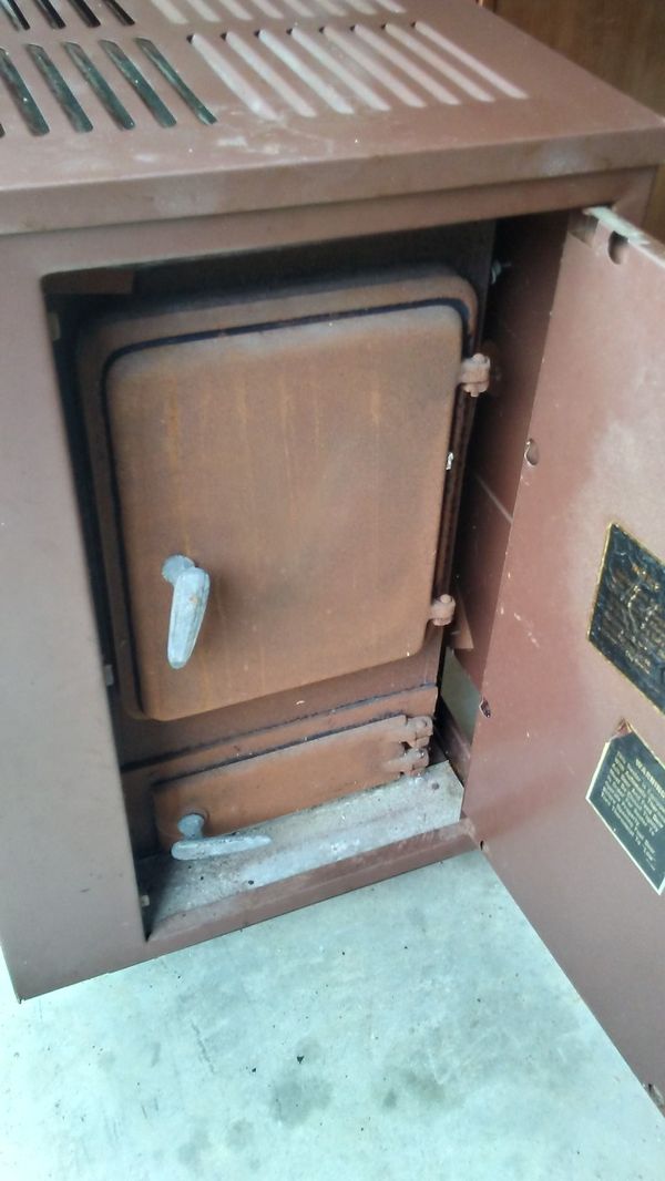 ASHLEY CONSOLE AUTOMATIC HEATER WOOD BURNING for Sale in Dallas, TX