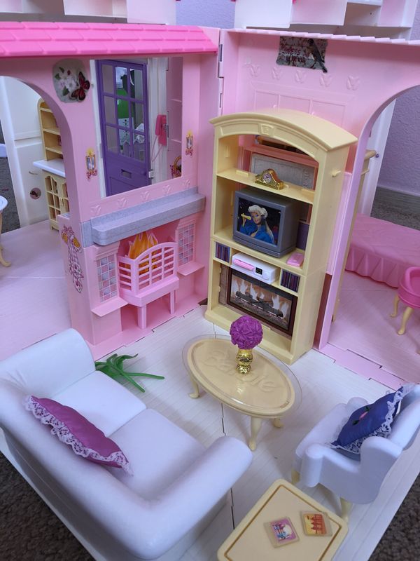 fold up barbie doll house