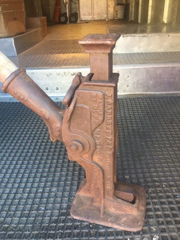 Antique genuine Barrett duff mfg 15 ton railroad jack no 4 with