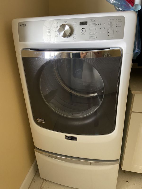 Maytag 27 inch washer/dryer combo set (white) for Sale in North Palm Beach, FL OfferUp