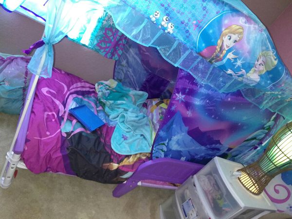 Frozen Elsa Canopy Bed for Sale in Kissimmee, FL - OfferUp