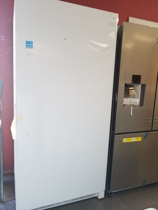 Whirlpool 16. Cubic feet upright frost free freezer for Sale in Holiday