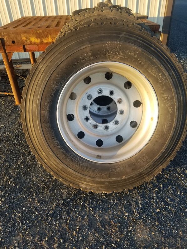 11r 24.5 alcoa semi truck wheels and tires for Sale in Bow, WA OfferUp