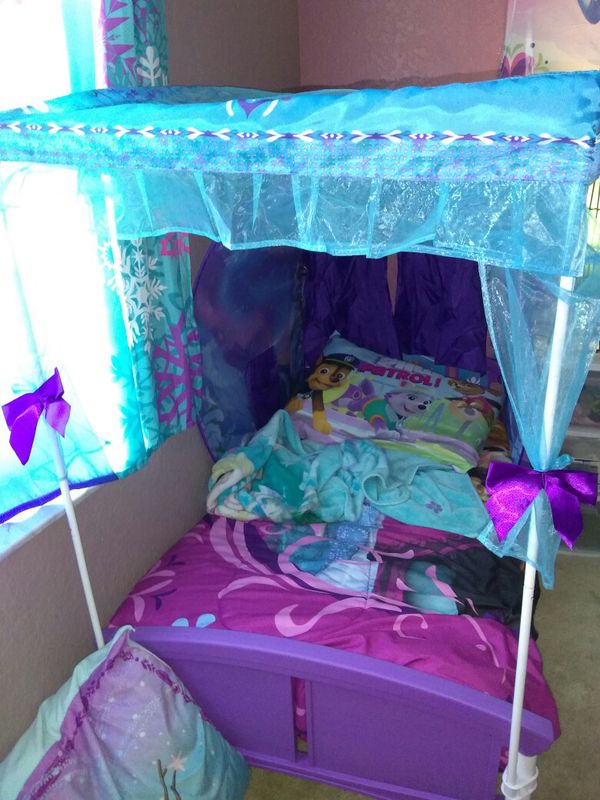 Frozen Elsa Canopy Bed for Sale in Kissimmee, FL - OfferUp