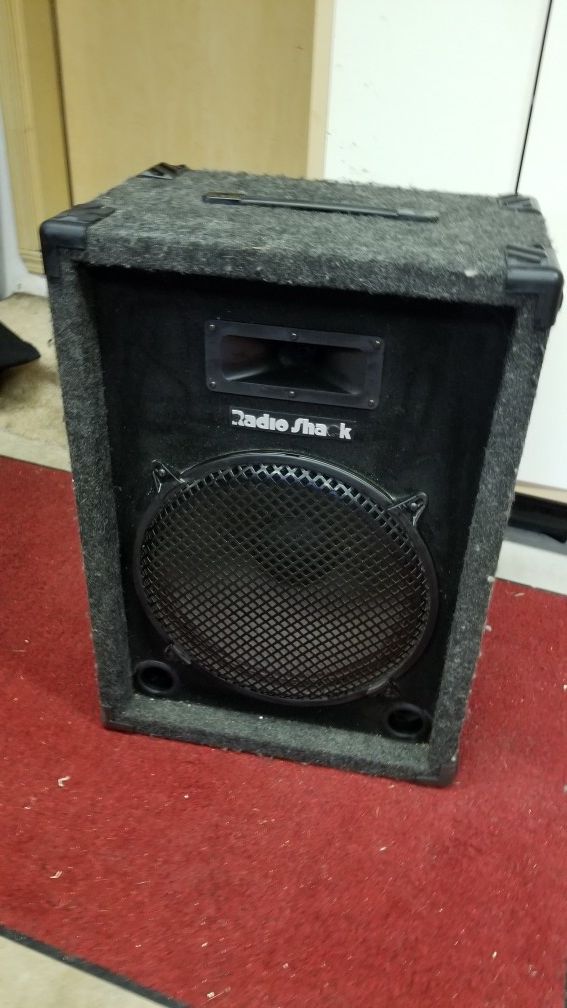 Qty 2 Radio shack PA 115 15 Inch 2 Way speakers for Sale in Maple