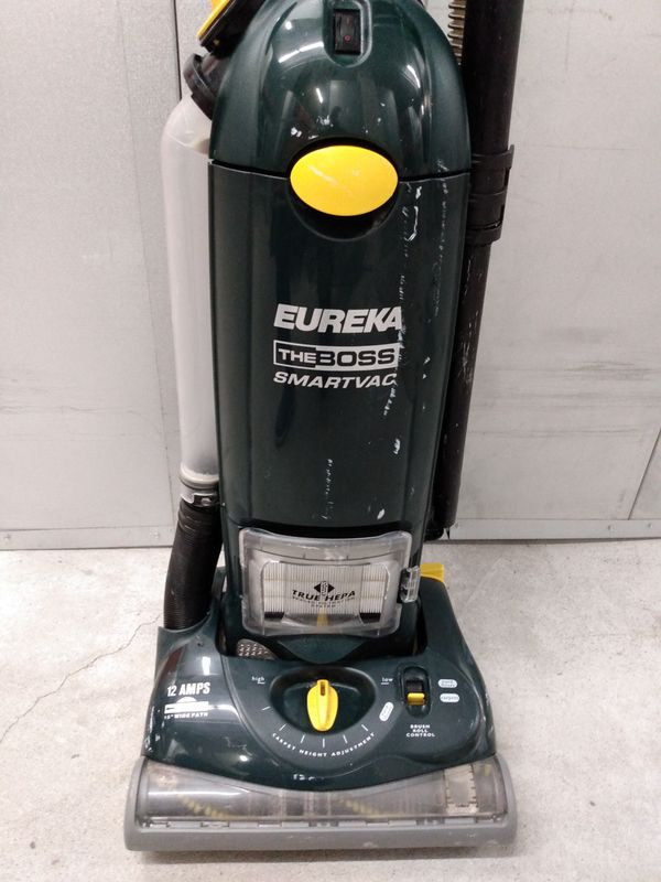 Eureka the boss non bagless vacuum cleaner black for Sale in College Park, GA - OfferUp