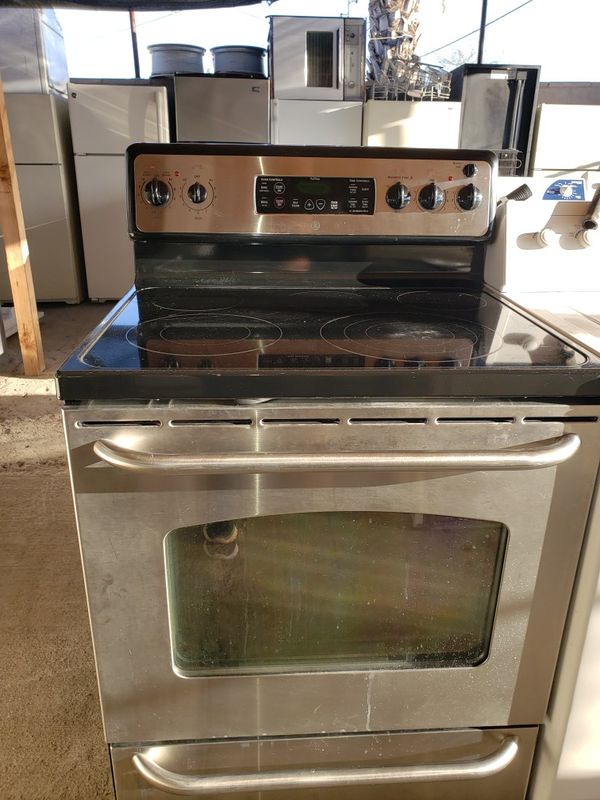 Used stainless steel electric stove for Sale in Phoenix, AZ - OfferUp