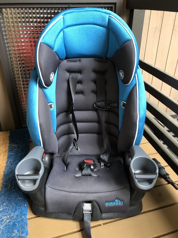 Evenflo Booster car seat with 5 point harness for Sale in