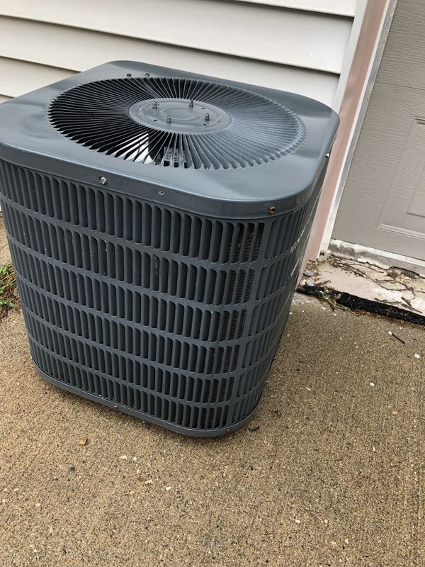 2.5 ton Goodman air conditioning out door unit. R22 refrigerant. for