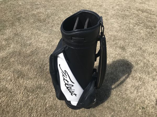 GOLF SWEET VINTAGE BLACK AND WHITE TITLEIST CART BAG for Sale in Las Vegas, NV - OfferUp