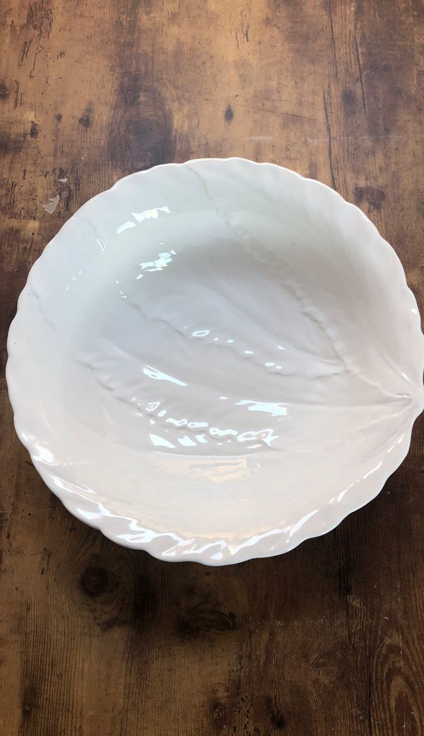 Beautiful Large WilliamsSonoma White Serving Bowl for Sale in San
