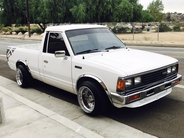 1986' Nissan Mini Truck Old School , Enkei Rims , Bell Tech , A/C ...