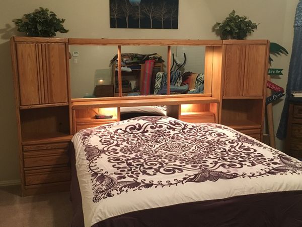 King Oak Headboard Blackhawk Furniture For Sale In Little Elm Tx Offerup