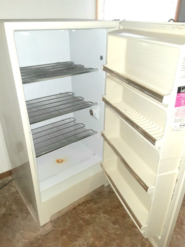 Montgomery Ward 13.3 cub ft. upright deep freezer for Sale in Kansas City, MO OfferUp