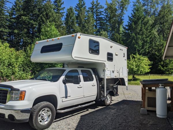 2003 Arctic Fox 860 8' truck bed camper for Sale in Graham, WA - OfferUp