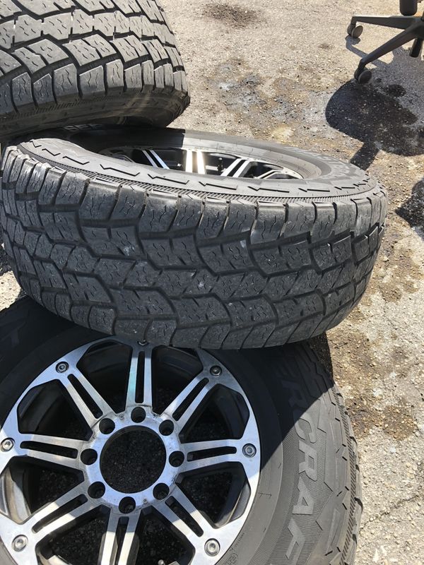 17” Chevy 8 lug eagle alloy rims and tires for Sale in Miramar, FL