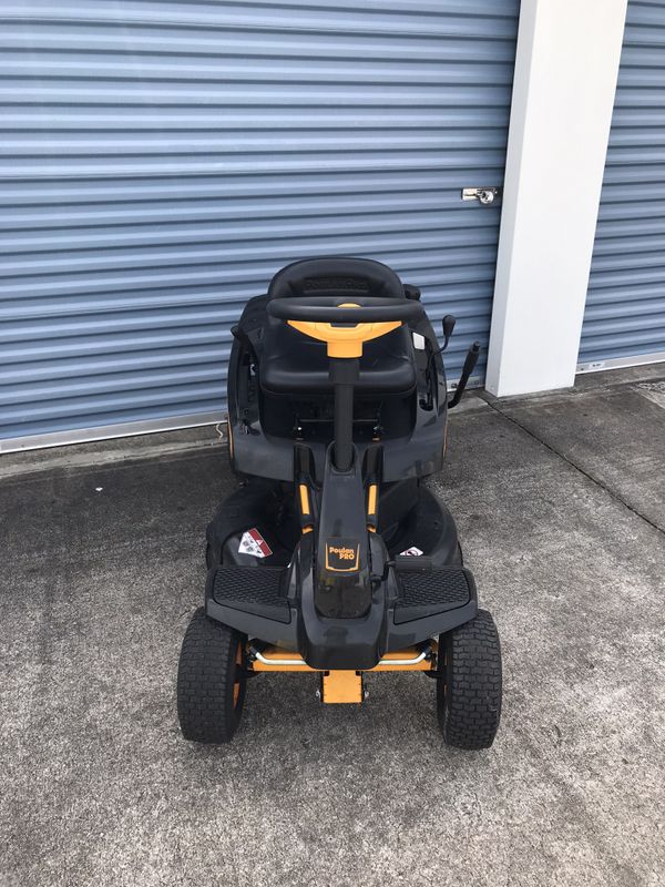 POULAN PRO TRACTOR 30 INCH RIDING LAWN MOWER for Sale in Clermont, FL