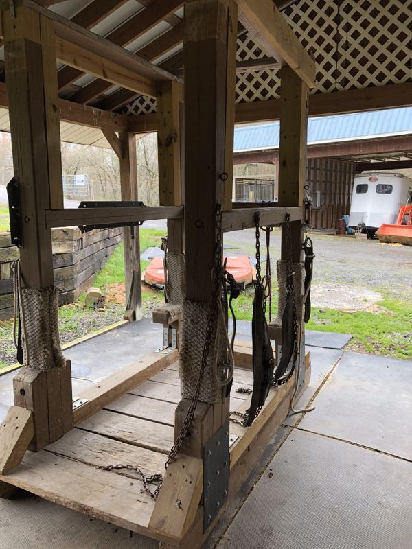 Draft size horse shoeing stocks for Sale in Hayesville, NC OfferUp