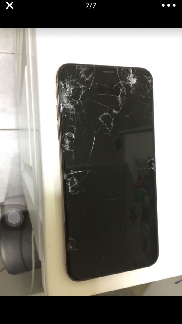 iPhone XS Max ,back side slightly cracked and front side cracked as