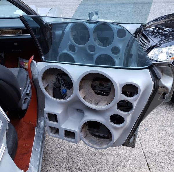 Custom Rear Speaker Deck For A 9196 Capriceimpala