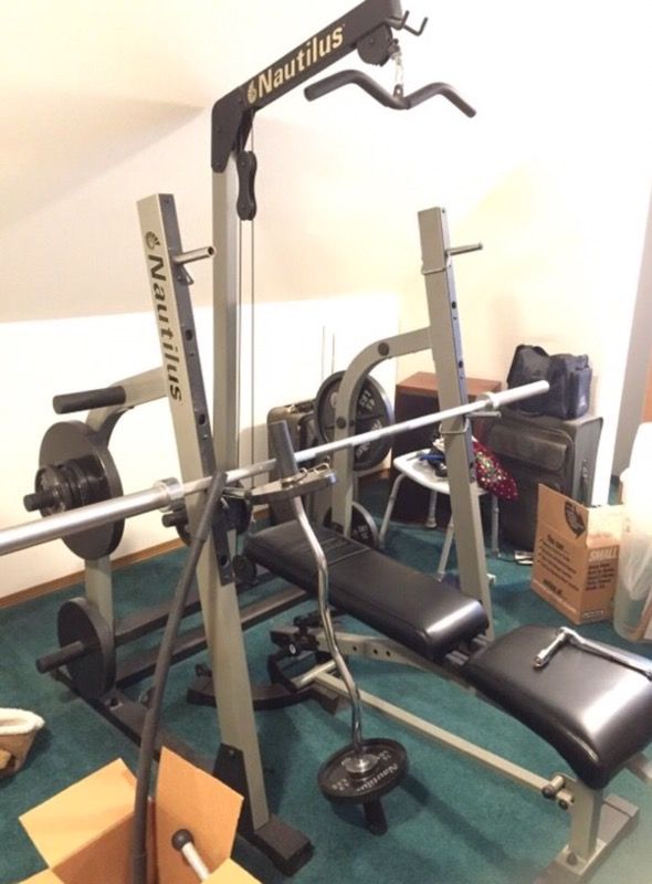 Nautilus squat rack and weight bench for Sale in Seattle, WA - OfferUp