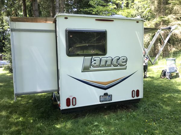 19 ft lance travel trailer