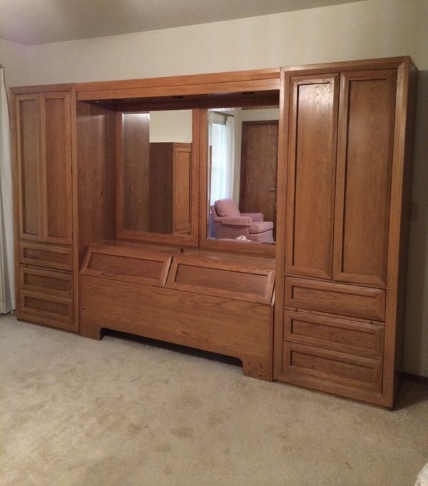 Thomasville Oak Bedroom Set for Sale in Plainfield, IL OfferUp