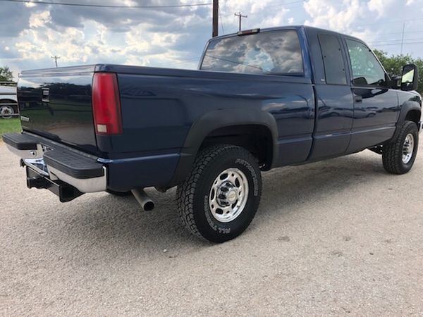 1998 GMC 2500 HD 4x4 Low Miles Nice for Sale in San Antonio, TX - OfferUp