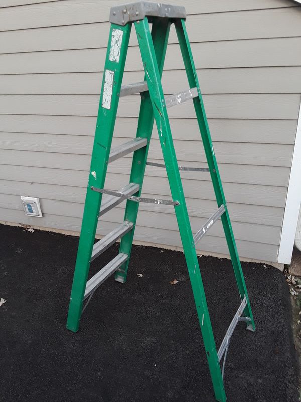 Keller 6 ft. Fiberglass Medium duty commercial use step ladder for Sale
