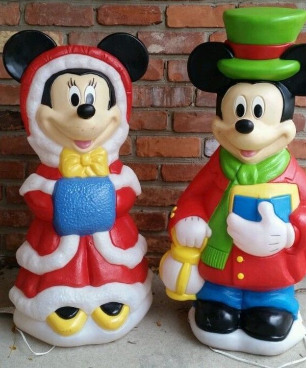 mickey and minnie outdoor statues