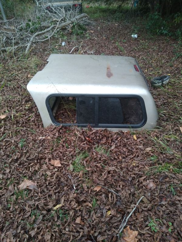 Ford explorer sport track camper shell for Sale in Fayetteville, NC