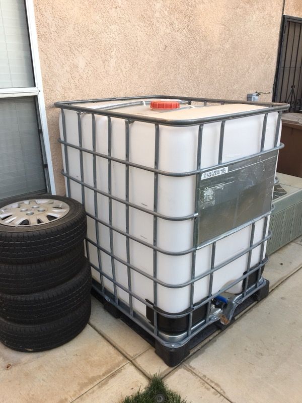 300 gal Water tanks (totes) for Sale in Galt, CA OfferUp