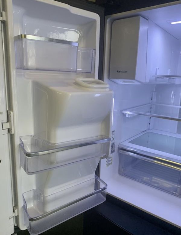 Samsung Smart hub Refrigerator for Sale in Atlanta, GA OfferUp