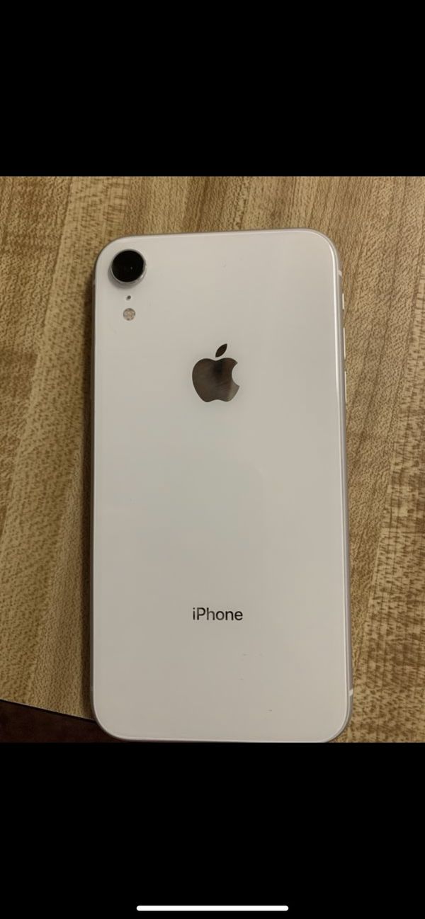 Selling My White Iphone Xr 128 gbs Unlocked for Sale in Phoenix, AZ