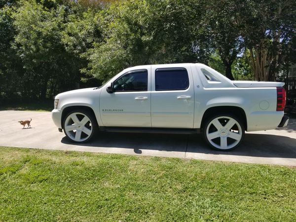 2009 avalanche On brand new 26