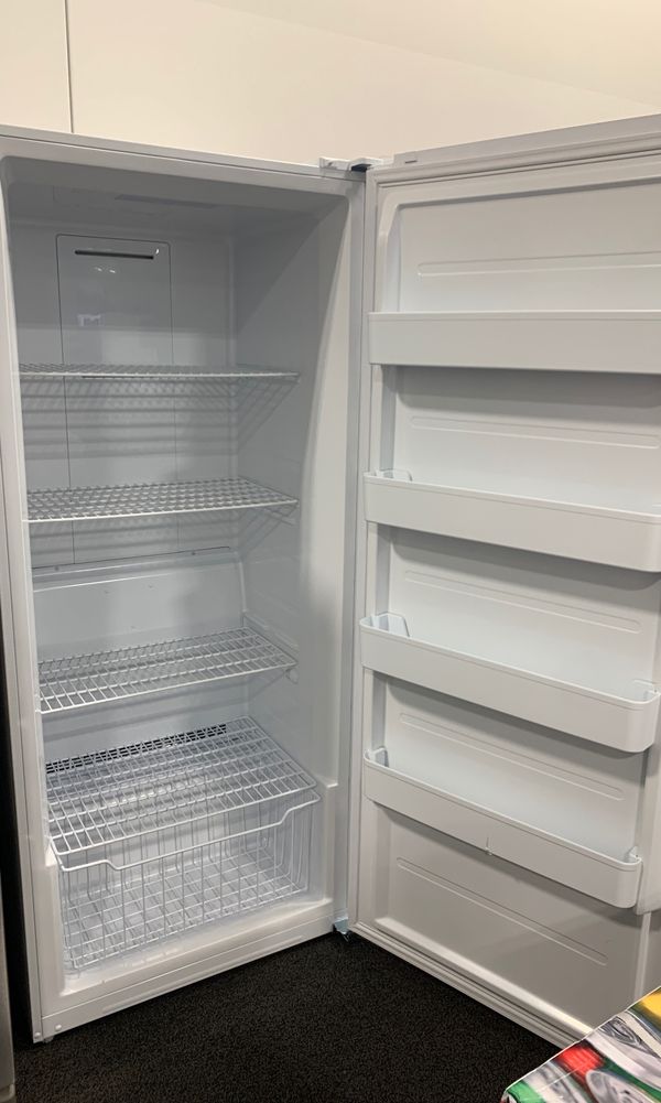 Insignia 20.6 cu ft convertible freezer/refrigerator for Sale in