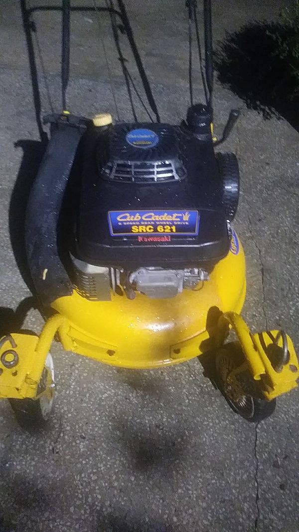 Cub Cadet SRC 621 powered by Kawasaki 6speed rear wheel drive zero