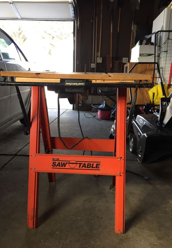 Hirsh Saw Table with Black & Decker Circular Saw for Sale in Wauwatosa