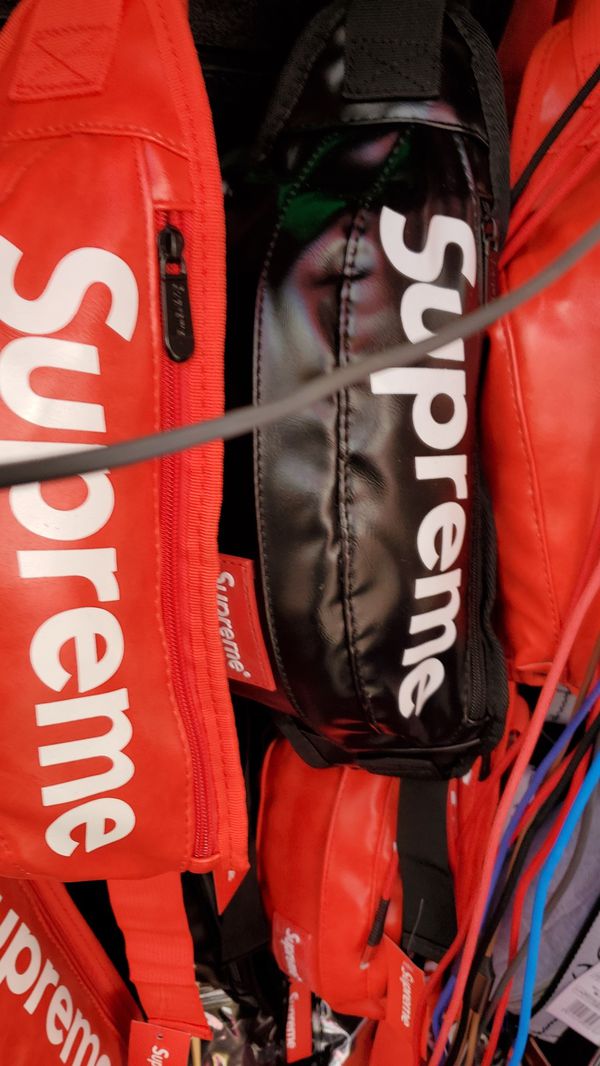 Supreme fanny pack for Sale in Los Angeles, CA - OfferUp