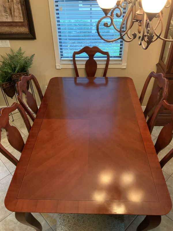 THOMASVILLE {IMPRESSIONS] FORMAL / CLASSIC DINING ROOM SET WITH TABLE