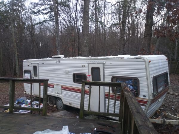 28 ft terry fleetwood. Trade for running truck for Sale in Acworth, GA