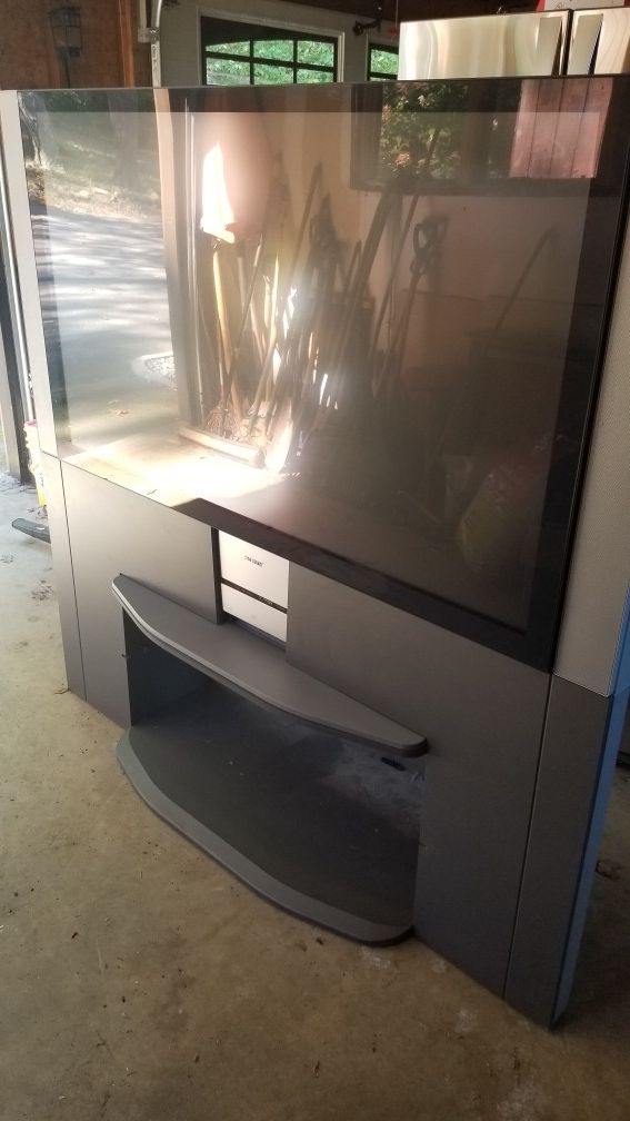 60 inch Sony LCD projection TV works great for Sale in East Hampton, CT