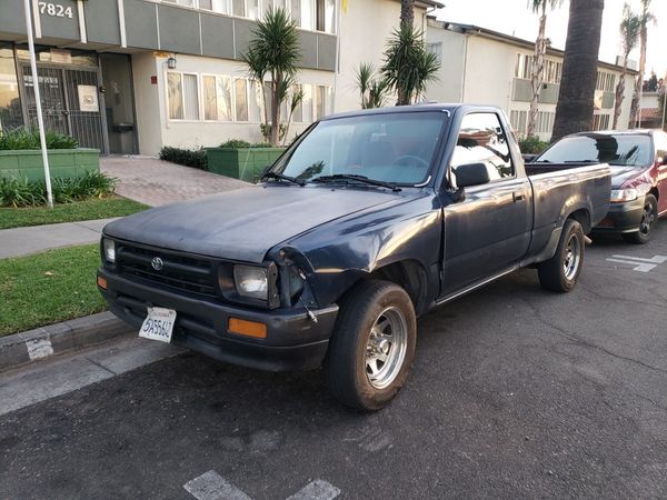 Toyota pickup 1994 manual transmission 5 speed 258mk for Sale in