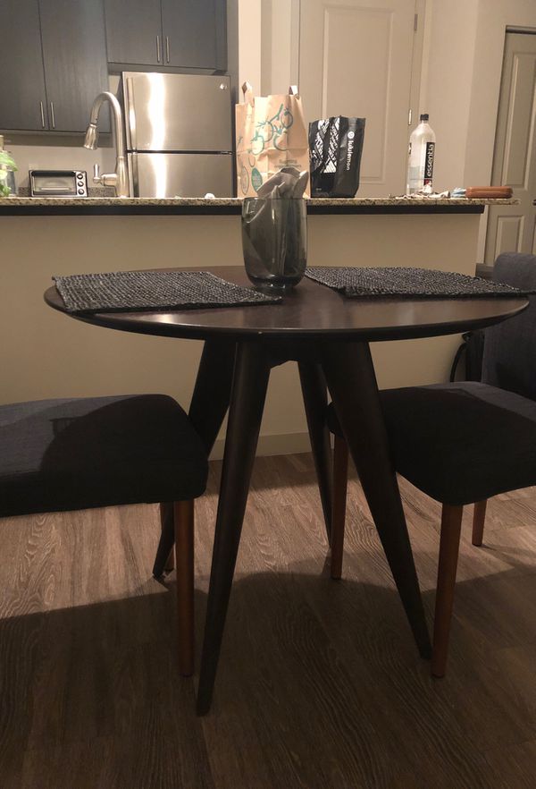 West Elm round dining room table for Sale in Phoenix, AZ - OfferUp