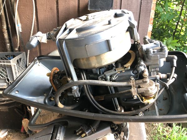 This is a 1963 Evinrude boat motor I ran it last summer and it ran ...