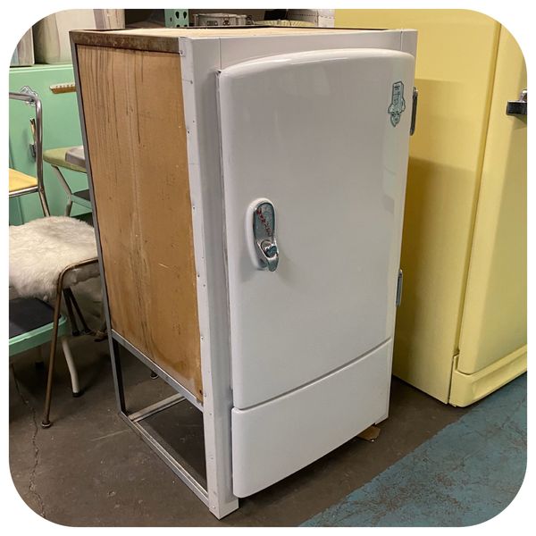 Marvel refrigerator vintage trailer refrigerator for Sale in Anaheim